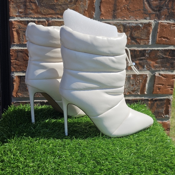 Steve Madden Cloak Puffer Style boot, Women's Size 7.5 - Picture 3 of 10